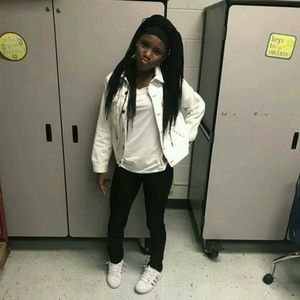 Meet your Posher, Damoni